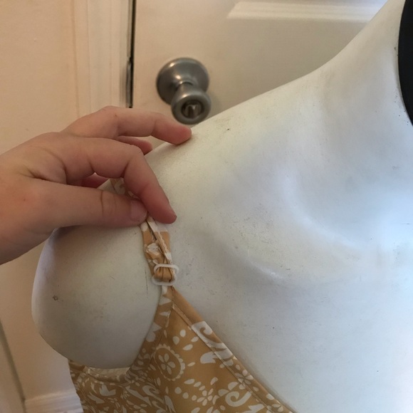 Tops - Picture 5 of 8